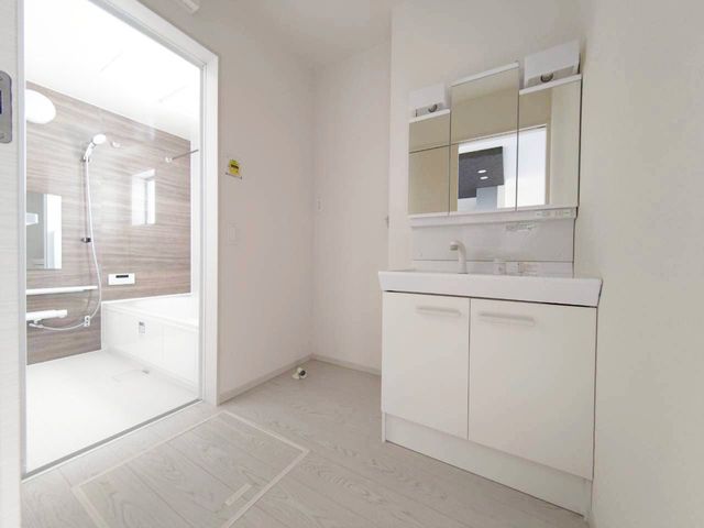 ޗǌs ̐VzˌĂ̐ʑEʏ