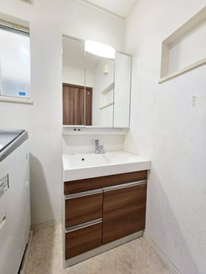 ޗǌޗǎsOO ̒ÈˌĂ̐ʑEʏ