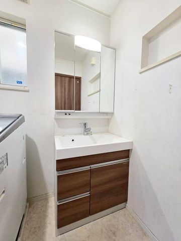 ޗǌޗǎsOO ̒ÈˌĂ̐ʑEʏ