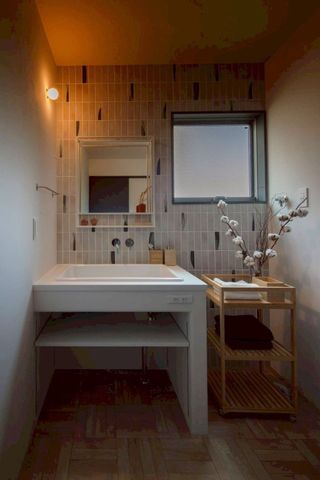 ޗǌsU ̒ÈˌĂ̐ʑEʏ