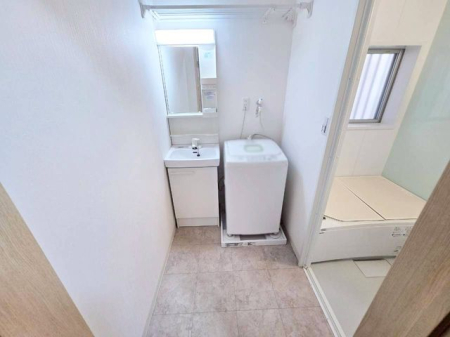 ޗǌޗǎsO{ ̒ÈˌĂ̐ʑEʏ