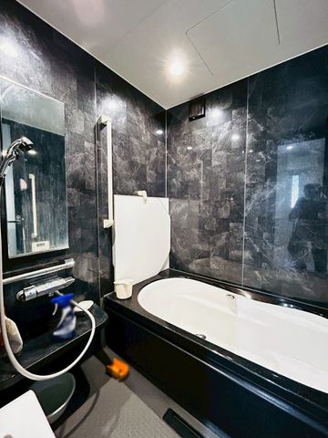 �ޗǌ��ޗǎs�ێR1���ڂ̒��È�ˌ��Ă̗���