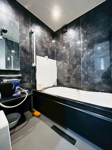 �ޗǌ��ޗǎs�ێR1���ڂ̒��È�ˌ��Ă̗���