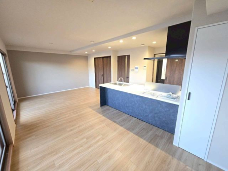 �ޗǌ��ޗǎs�O��1���ڂ̒��Ã}���V�����̃��r���O