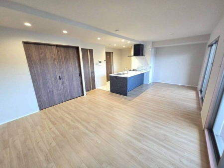 �ޗǌ��ޗǎs�O��1���ڂ̒��Ã}���V�����̃��r���O