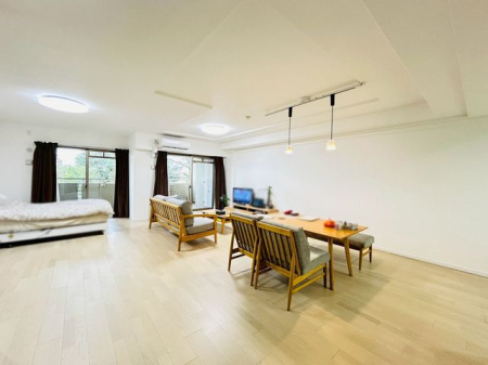 �ޗǌ��ޗǎs����ߒr��6���ڂ̒��Ã}���V�����̃��r���O