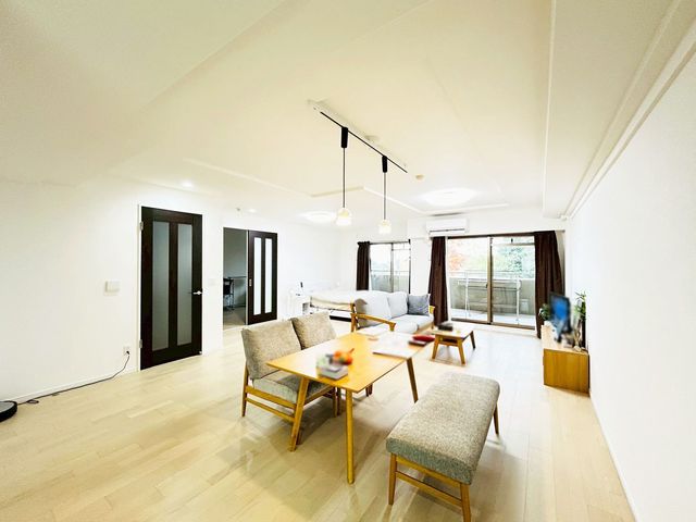 �ޗǌ��ޗǎs����ߒr��6���ڂ̒��Ã}���V�����̃��r���O