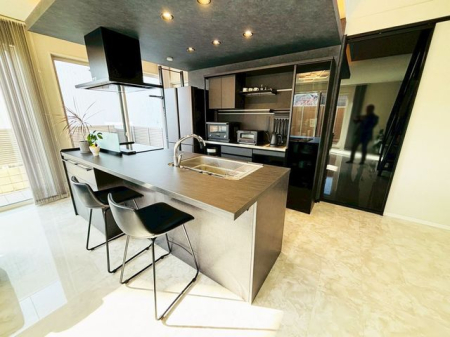 �ޗǌ����Ŏs�ʏ� �̒��È�ˌ��ẴL�b�`��