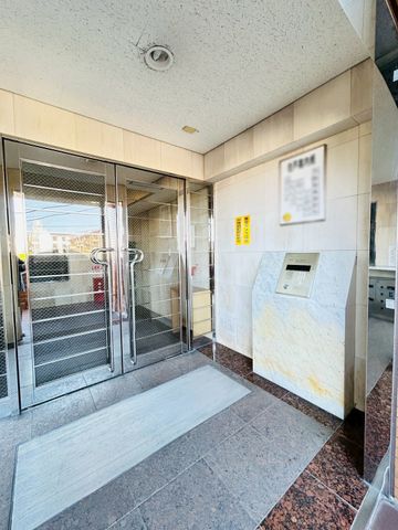 �ޗǌ�����s���V�� �̒��Ã}���V�����̃G���g�����X