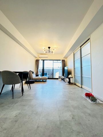 �ޗǌ�����s���V�� �̒��Ã}���V�����̃��r���O