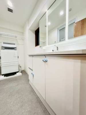 �ޗǌ��ޗǎs�ߕ����� �̒��Ã}���V�����̐��ʑ�E���ʏ�