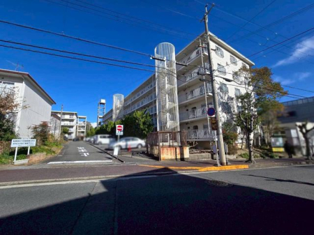 �ޗǌ��ޗǎs��ˎR6���ڂ̒��Ã}���V�����̌��n�O�ώʐ^