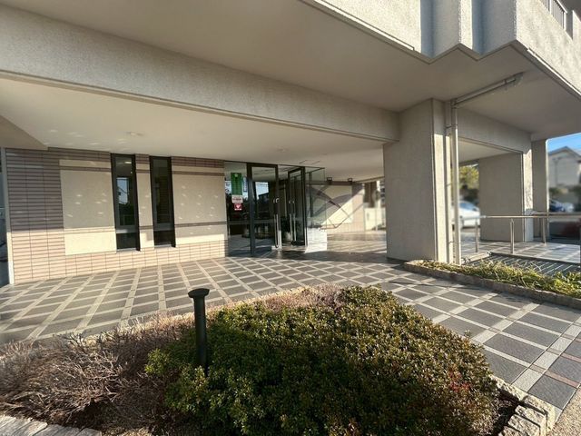 �ޗǌ�����s�厚���� �̒��Ã}���V�����̃G���g�����X