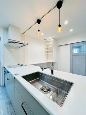 �ޗǌ��ޗǎs���𐼒�1���ڂ̒��È�ˌ��ẴL�b�`��