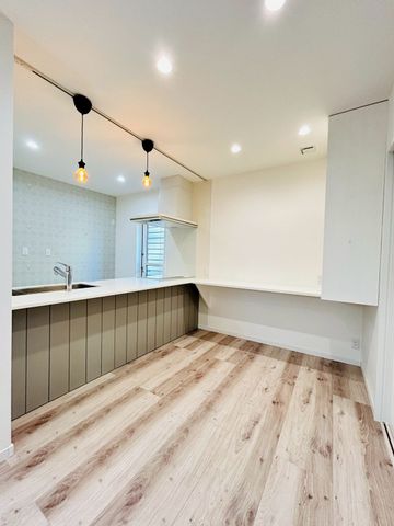 �ޗǌ��ޗǎs���𐼒�1���ڂ̒��È�ˌ��Ẵ��r���O