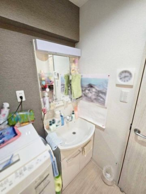 �ޗǌ��ޗǎs���ؒҒ� �̒��Ã}���V�����̐��ʑ�E���ʏ�