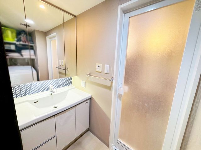 �ޗǌ����Ŏs���3���ڂ̒��Ã}���V�����̐��ʑ�E���ʏ�