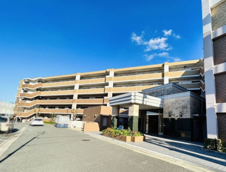 �ޗǌ��ޗǎs�O��1���ڂ̒��Ã}���V�����̌��n�O�ώʐ^