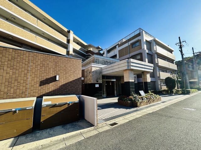 �ޗǌ��ޗǎs�O��1���ڂ̒��Ã}���V�����̌��n�O�ώʐ^