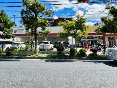 �ޗǌ��ޗǎs�O��1���ڂ̒��Ã}���V�����̎��ӊ�