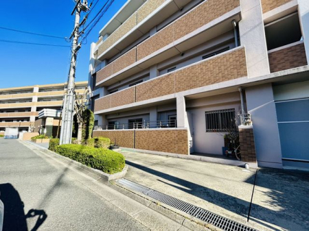 �ޗǌ��ޗǎs�O��1���ڂ̒��Ã}���V�����̌��n�O�ώʐ^