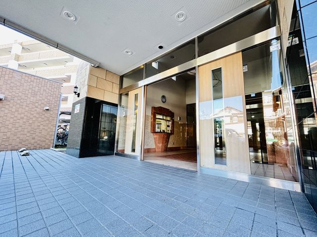 �ޗǌ��ޗǎs�O��1���ڂ̒��Ã}���V�����̃G���g�����X