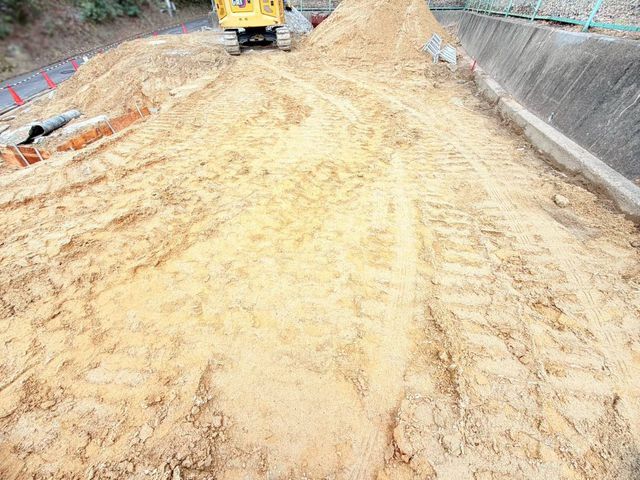 �ޗǌ�����s�㒬 �̓y�n�̌��n�y�n�ʐ^