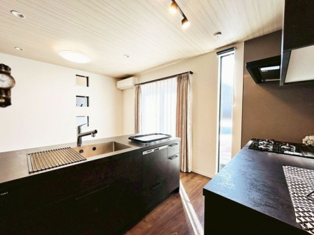 �ޗǌ��ޗǎs�@�@�� �̒��È�ˌ��ẴL�b�`��