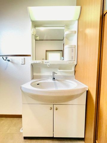 �ޗǌ��ޗǎs����5���ڂ̒��È�ˌ��Ă̐��ʑ�E���ʏ�