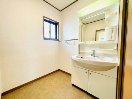 �ޗǌ��ޗǎs����5���ڂ̒��È�ˌ��Ă̐��ʑ�E���ʏ�