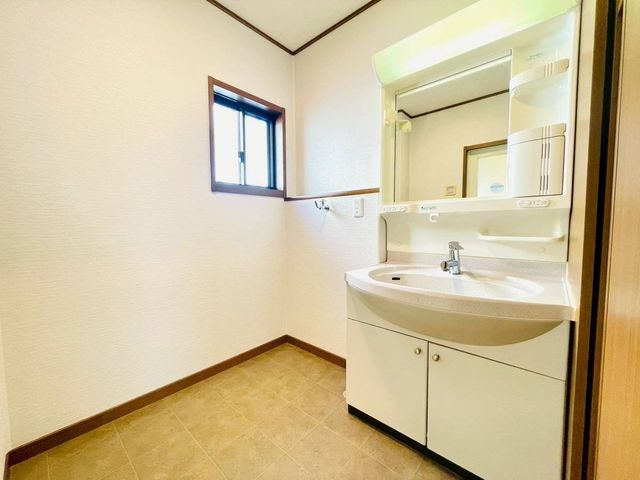 �ޗǌ��ޗǎs����5���ڂ̒��È�ˌ��Ă̐��ʑ�E���ʏ�