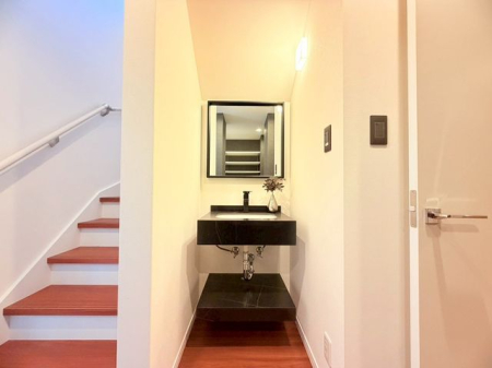 �ޗǌ�����s�Ғ� �̐V�z��ˌ��Ă̂��̑�����