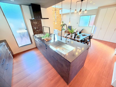 �ޗǌ�����s�Ғ� �̐V�z��ˌ��ẴL�b�`��