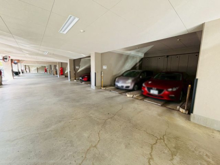 �ޗǌ��ޗǎs�w����5���ڂ̒��Ã}���V�����̒��ԏ�