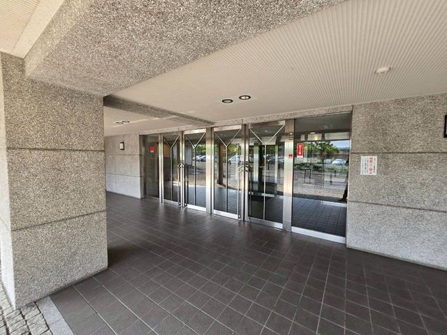 �ޗǌ��ޗǎs�w����5���ڂ̒��Ã}���V�����̃G���g�����X