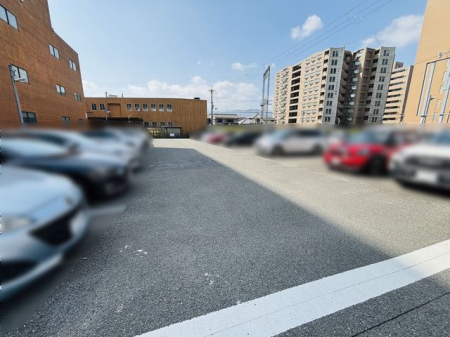 �ޗǌ����Ŏs���c��1���ڂ̒��Ã}���V�����̒��ԏ�