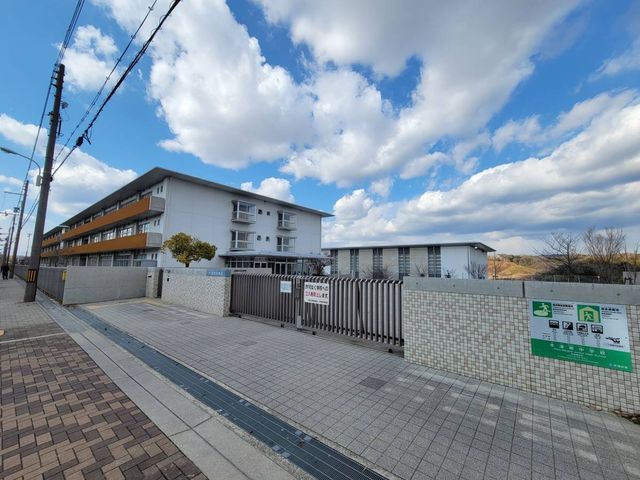 ���s�{�ؒÐ�s��R��10���ڂ̓y�n�̎��ӊ�