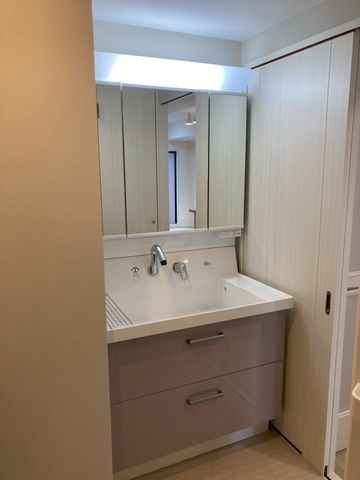 �ޗǌ�����s�R��V�� �̒��Ã}���V�����̐��ʑ�E���ʏ�