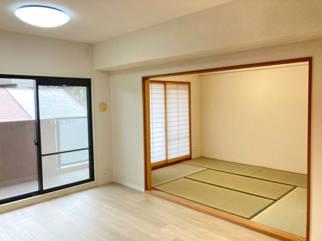 �ޗǌ�����s�R��V�� �̒��Ã}���V�����̃��r���O