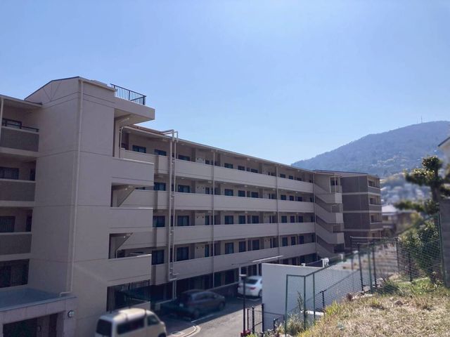 �ޗǌ�����s�����P�u �̒��Ã}���V�����̌��n�O�ώʐ^