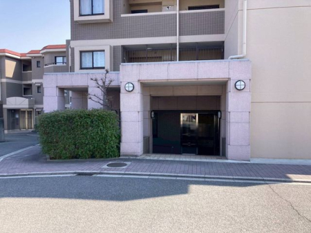 �ޗǌ�����s�����P�u �̒��Ã}���V�����̌��n�O�ώʐ^