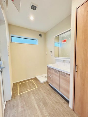 �ޗǌ�����s������ �̐V�z��ˌ��Ă̐��ʑ�E���ʏ�