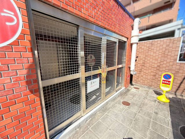 �ޗǌ��ޗǎs���厛������1���ڂ̒��Ã}���V�����̌��n�O�ώʐ^