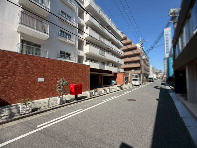 �ޗǌ��ޗǎs���厛������1���ڂ̒��Ã}���V�����̌��n�O�ώʐ^