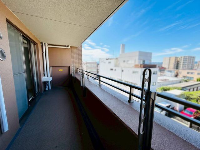 �ޗǌ��ޗǎs��{��3���ڂ̒��Ã}���V�����̃o���R�j�[