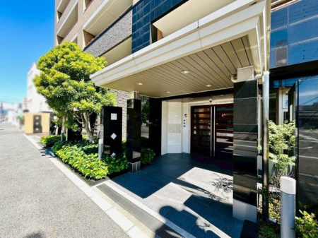 �ޗǌ��ޗǎs��{��3���ڂ̒��Ã}���V�����̃G���g�����X