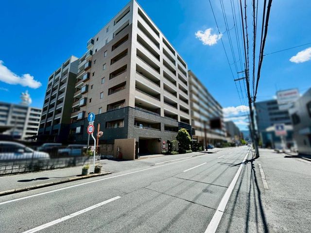 �ޗǌ��ޗǎs��{��3���ڂ̒��Ã}���V�����̌��n�O�ώʐ^