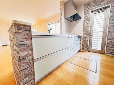 �ޗǌ��ޗǎs�@�@�� �̒��È�ˌ��ẴL�b�`��