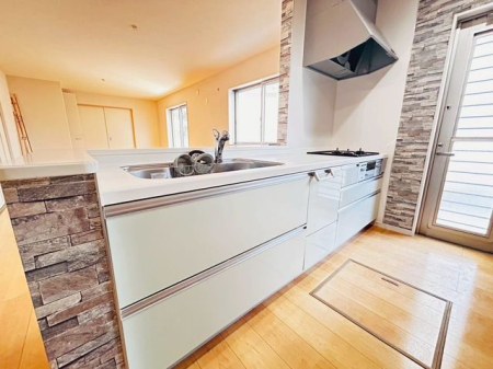 �ޗǌ��ޗǎs�@�@�� �̒��È�ˌ��ẴL�b�`��