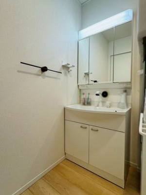 �ޗǌ������s�܏�쒬 �̒��È�ˌ��Ă̐��ʑ�E���ʏ�